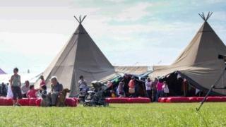 Wigwams ar y Maes