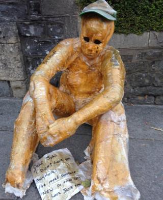 Tyndale Baptist Church statue