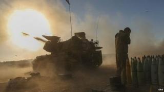 Israeli tanks fire shells toward targets in the Gaza Strip - 2 August 2014
