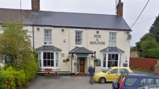 Fox and Hounds, Deanshanger