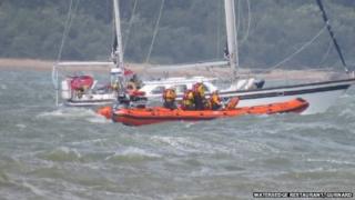 Yacht rescue attempt