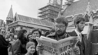 Members of the public queue to get into the Commons after its recall on a Saturday following the Falklands invasion
