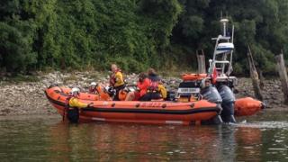Lifeboat island rescue