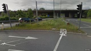 The roundabout at the A3290