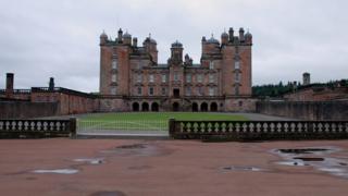 Drumlanrig Castle