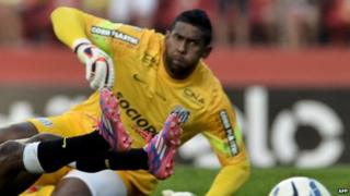 Aranha in a match against S Paulo, Aug 24 2014