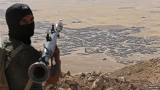 Iraqi Kurdish fighter near Mosul, 8 September 14