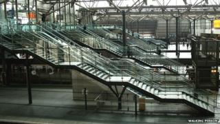 Escalators and steps at Leeds station
