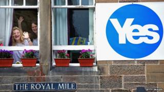 Yes poster in the Royal Mile Edinburgh