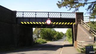 Bridge across Station Road, Broadway