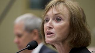 Medicaid Administrator Marilyn Tavenner, right, testifies before a House Oversight and Government Reform Committee hearing, on Capitol Hill in Washington
