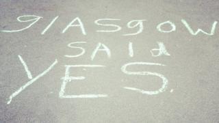 "Glasgow said Yes" chalked on to pavement