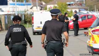 Police at the marina in Neyland (Photo: Pembrokeshire Herald)