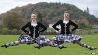 Mod dancers