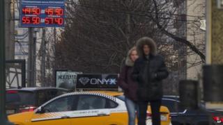Pedestrians in Moscow (10 November 2014)
