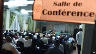 Talks on the transition in Ouagadougou. 13 Nov 2014