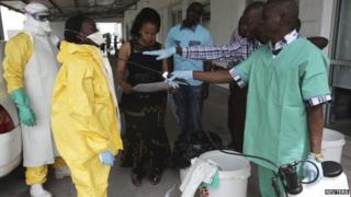 A training session for Congolese health workers to deal with Ebola virus in Kinshasa, Democratic Republic of Congo on 21 October 2014
