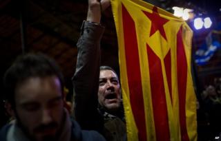Catalans celebrate vote (9 Nov)