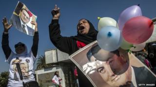 Pro-Mubarak demonstrator