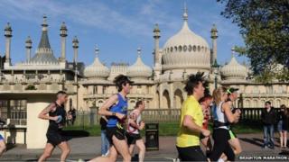 Runners in the Brighton marathon