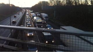 Traffic queuing on the M1