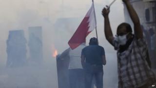 Bahraini anti-government protesters in Bilad al-Qadeem (30 January 2015)