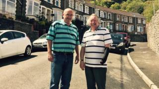 Rob Edwards a Edryd Jones