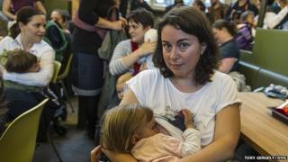 Breast-feeding protest in Budapest McDonald's (22 May 2015)
