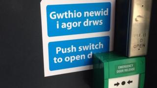 Un fach i gloi...ynte i agor?