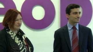 Edwina Hart ac Andrew Auerbach
