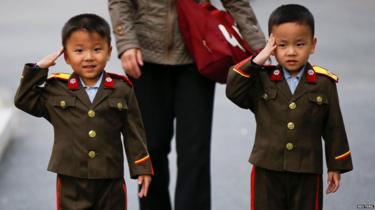 Kids in North Korea salute
