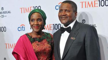 Bilionea raia wa Nigeria Aliko Dangote kulia