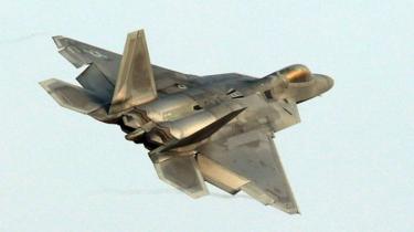 Diyaaradda dagaalka ee F-22 Raptor oo dul maraysa saldhigga Gwangju