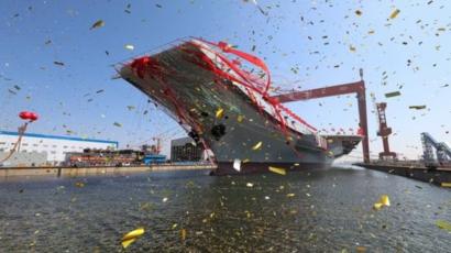 Китай спустил на воду первый авианосец собственной разработки