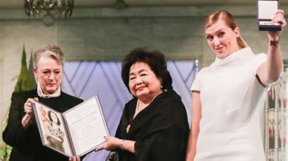 Leader of the Nobel Committee Reiss-Andersen (left), Hiroshima survivor Setsuko Thurlow and executive director of Ican Beatrice Fihn at the award ceremony of the Nobel Peace Prize in Oslo, 10 December 2017