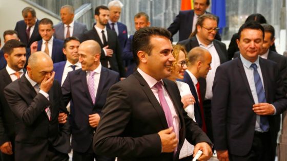Macedonian MPs vote in new government after deadlock Macedonian MPs vote in new government after deadlock