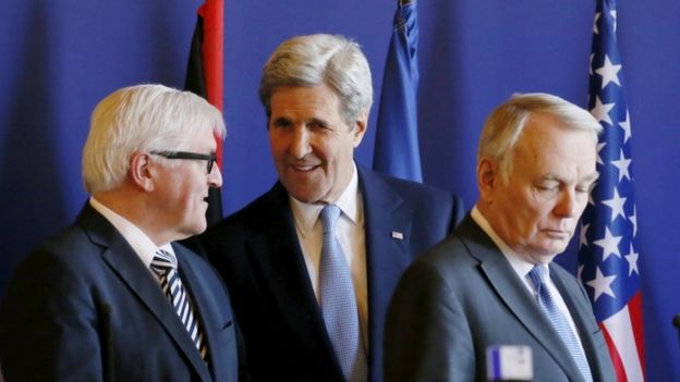 French Foreign Minister Jean-Marc Ayrault (R), US Secretary of State John Kerry (C) and German Foreign Minister Frank-Walter Steinmeier after talks in Paris, 13 March