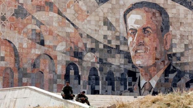 Mural con la imagen de Hafez al Asad en Gouta.