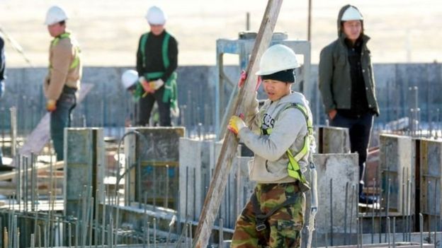 Công nhân Bắc Hàn trên một công trường ở thủ đô Ulaanbaatar của Mông Cổ.