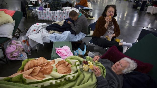 Miles de personas han debido ser trasladadas a albergues improvisados.