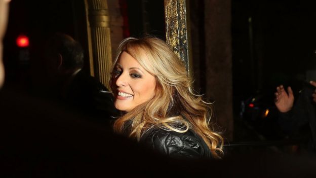 Diễn viên khiêu dâm nổi tiếng Stormy Daniels, tên thật là Stephanie Clifford, cáo buộc từng có quan hệ tình ái với ông Trump