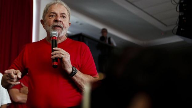Lula discursa na sede do Sindicato dos Metalúrgicos de São Bernardo do Campo, na Grande São Paulo