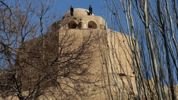 تصویری از برج عیاران بلخ
