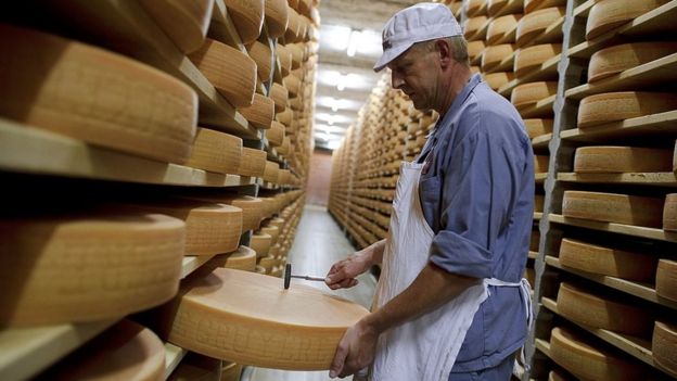 Fábrica de quesos en Suiza