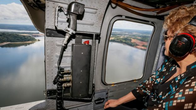 Dilma Rousseff sobrevoa área de Belo Monte, em foto de arquivo