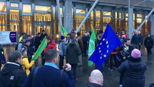 Taageerayaasha xisbiga Green waxay doonayaan in madax banaani la qaato