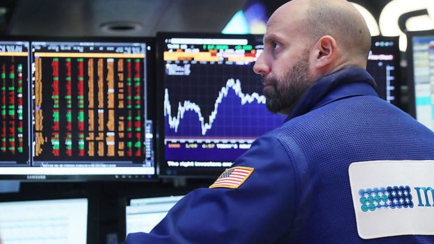 Hombre en la bolsa