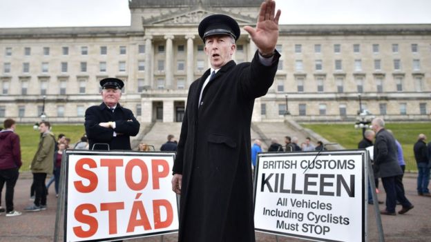 Protesta por la posibilidad de una "frontera dura" en Irlanda