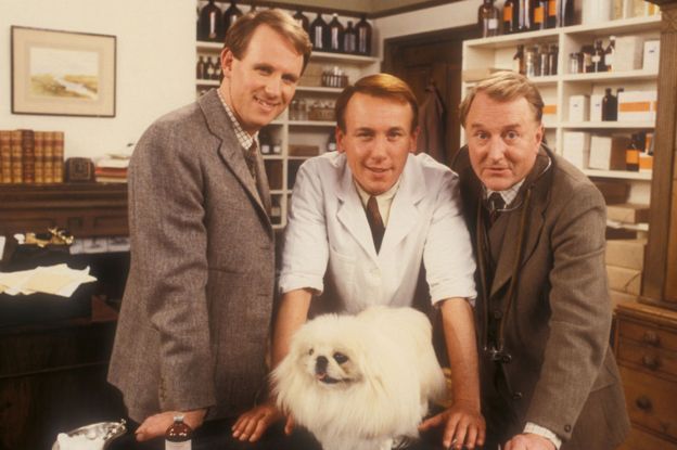 Robert Hardy with Peter Davison and Christopher Timothy in All Creatures Great and Small