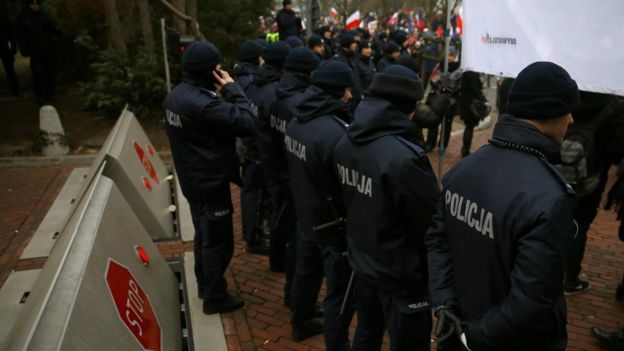 Police block access to parliament building during a protest in Warsaw, Poland, December 17, 2016